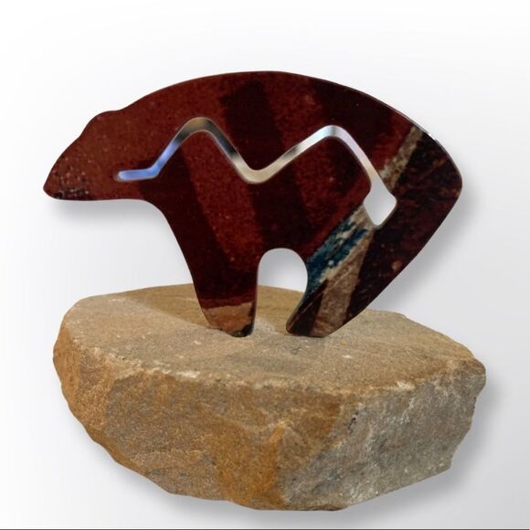 Southwestern Zuni Bear Petroglyph On Sandstone Base Metal Paperweight - Picture 1 of 8